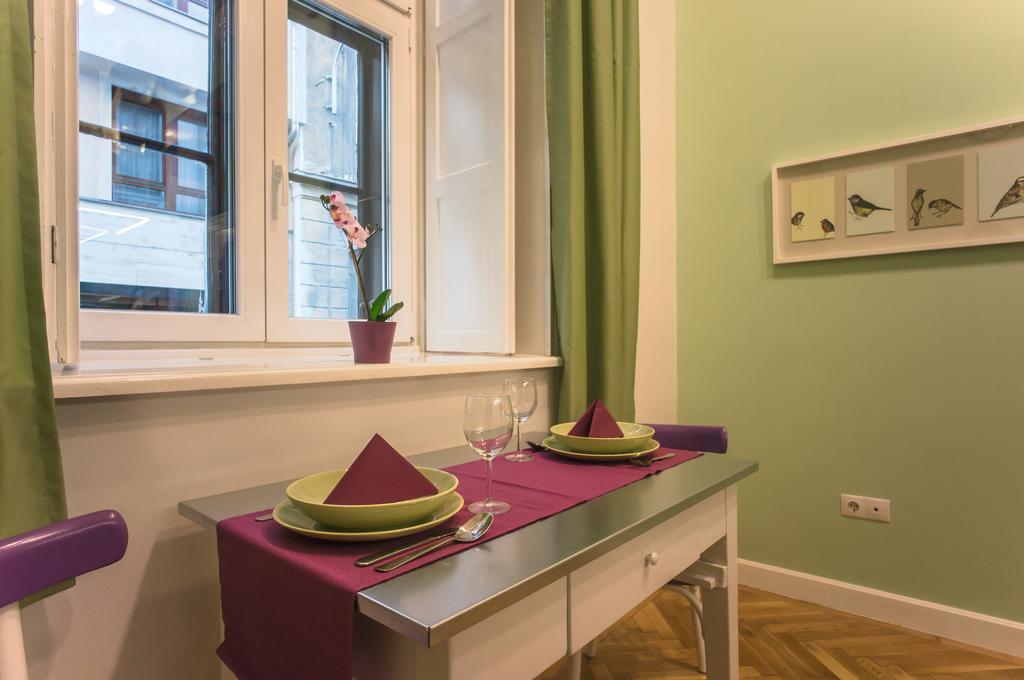 Hollo Apartment
